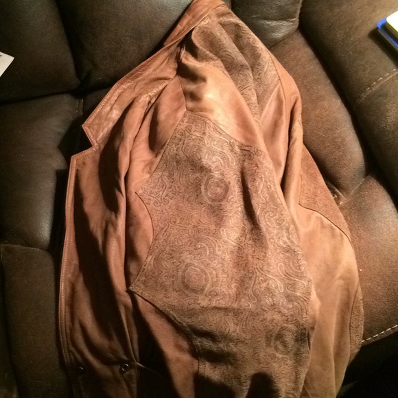 Women’s brown leather jacket. Never worn. Large - Picture 4 of 4